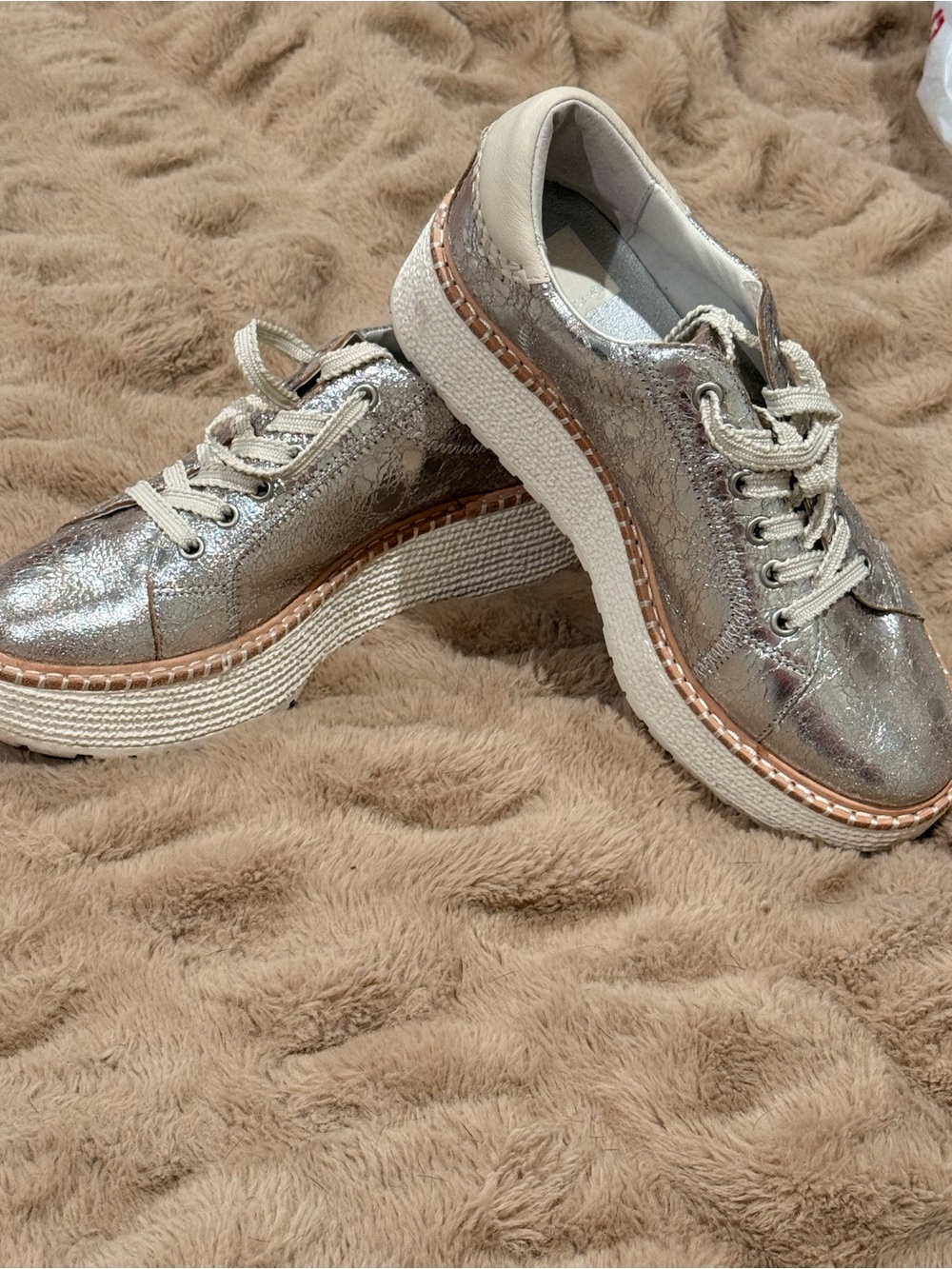 Dolce Vita Twain Sneakers